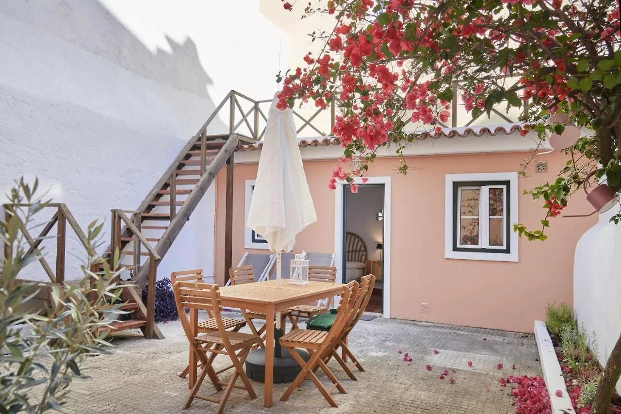 Amazing Terrace And Riverview In Historical Lissabon 0*,