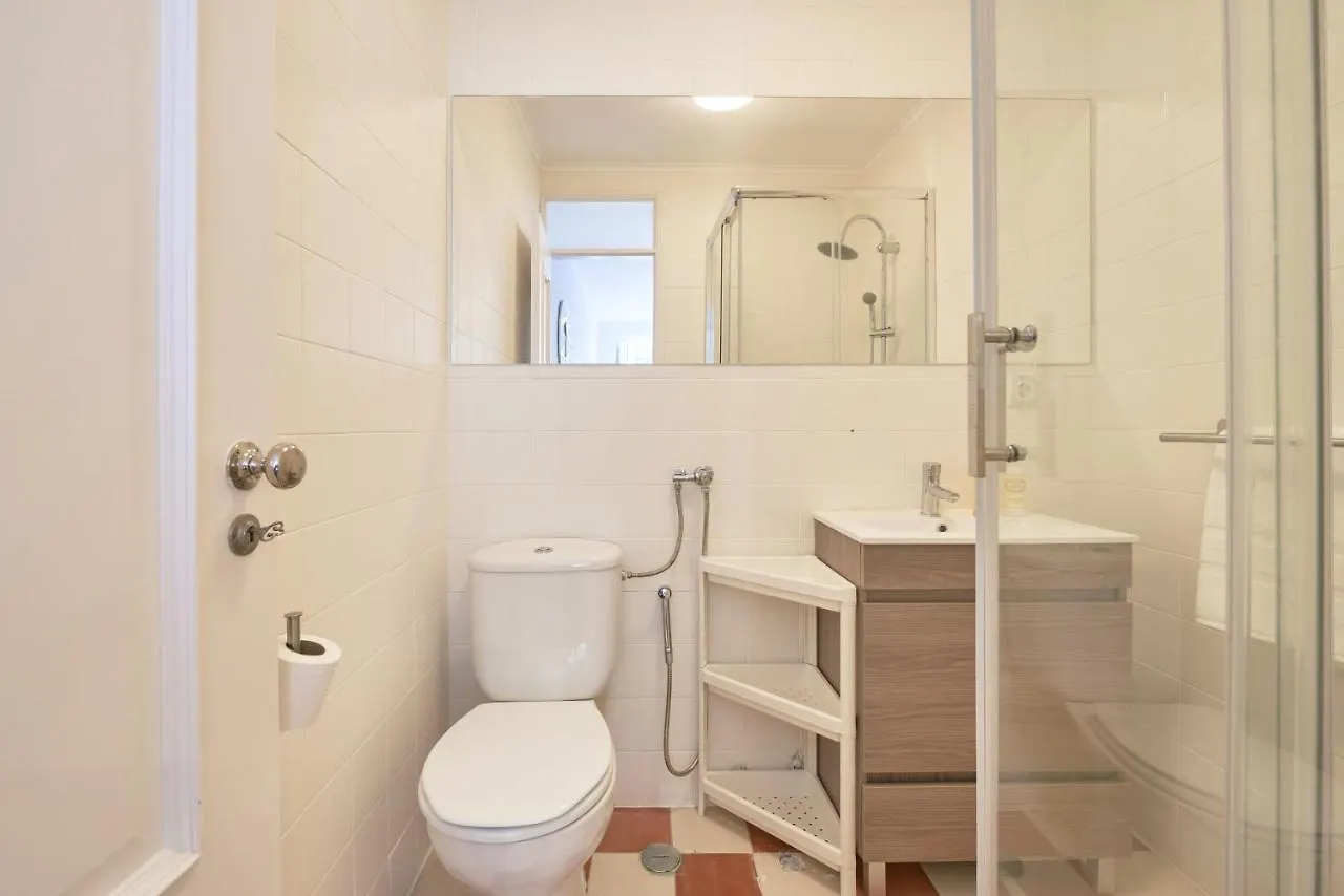 Amazing Terrace And Riverview In Historical Lissabon